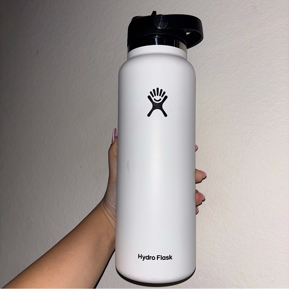 White Hydroflask 40 oz